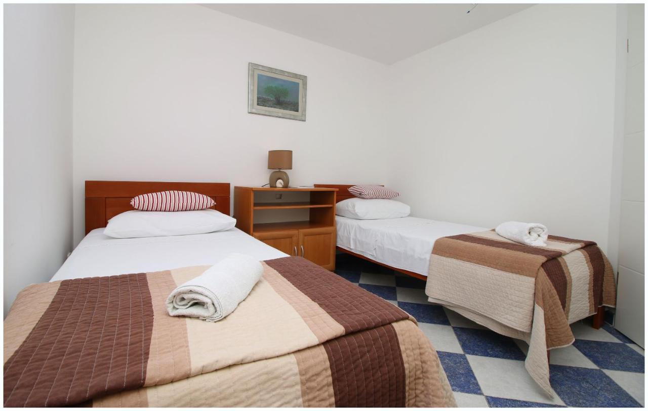 Apartments Elvis Primošten Buitenkant foto