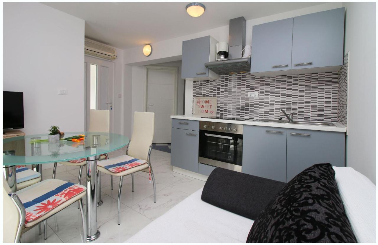Apartments Elvis Primošten Buitenkant foto