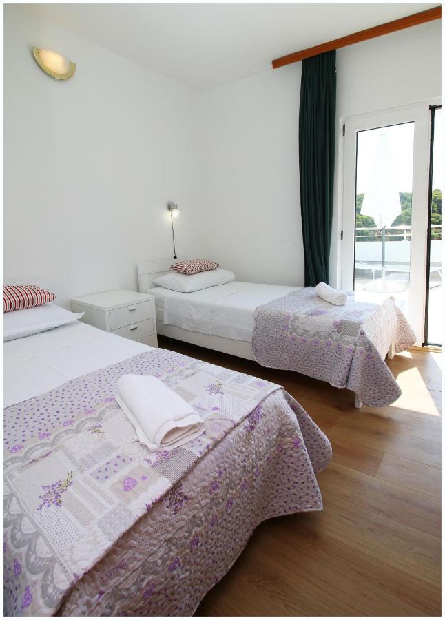 Apartments Elvis Primošten Buitenkant foto